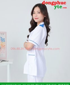 Áo blouse trắng điều dưỡng nam nữ có viền xanh và cầu vai - Áo blu điều dưỡng, y tá cho thực tập sinh