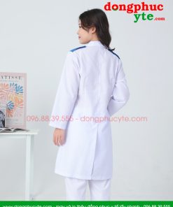 Bộ quần Áo blouse điều dưỡng nam nữ dáng dài có cầu vai – áo điều dưỡng, y tá thực tập sinh dài tay có cầu vai