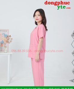 Quần áo Spa cổ tim cho kỹ thuật viên nữ màu hồng cao cấp