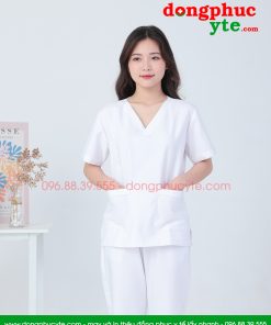 Quần áo spa cổ tim mầu trắng cho kỹ thuật viên nữ