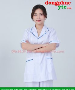 Quần áo vệ sinh trắng nữ cộc tay có viền xanh dương